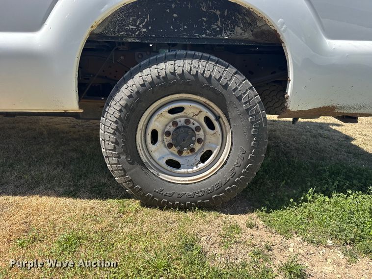 image for item FB0959 2011 Ford F250 Super Duty Crew Cab pickup truck