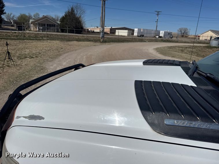 image for item FB0960 2013 Chevrolet Silverado 3500HD Crew Cab pickup truck cab and chassis