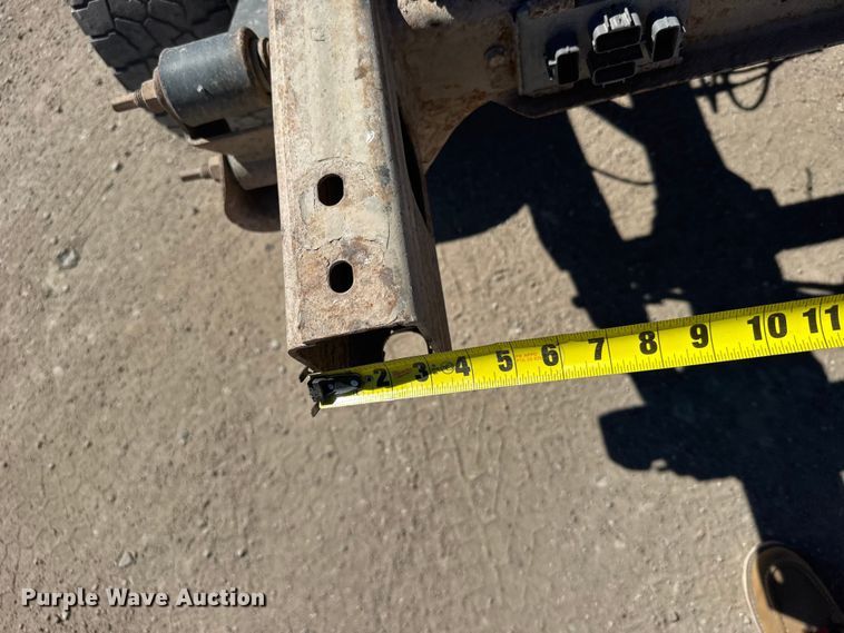 image for item FB0960 2013 Chevrolet Silverado 3500HD Crew Cab pickup truck cab and chassis