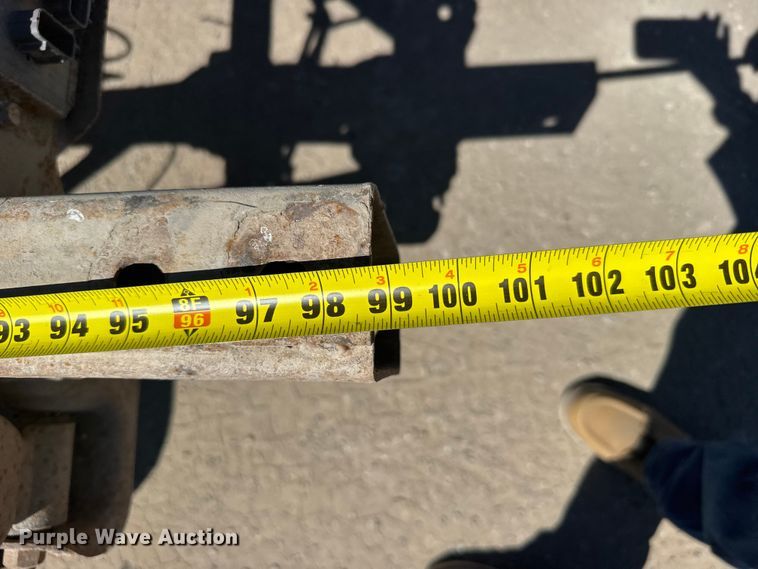 image for item FB0960 2013 Chevrolet Silverado 3500HD Crew Cab pickup truck cab and chassis