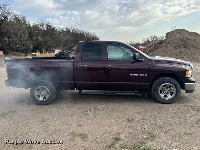 image for item FB0963 2004 Dodge Ram 1500 Ext. Cab pickup truck