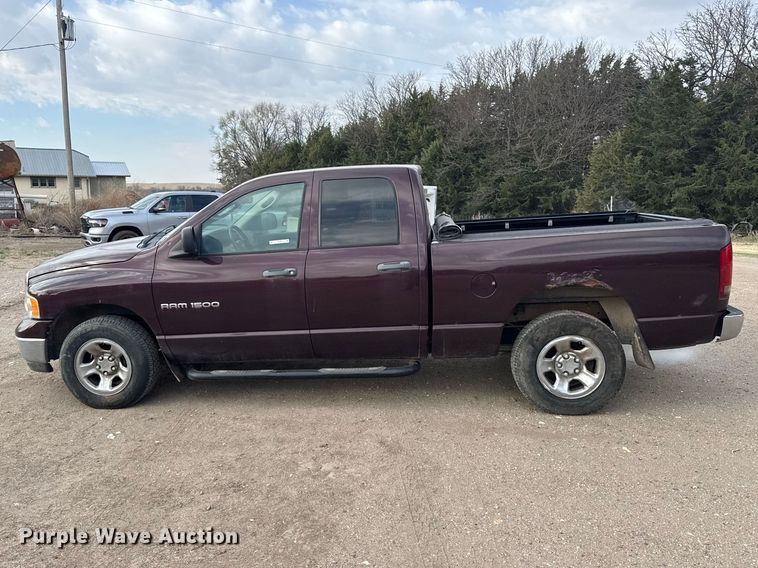 image for item FB0963 2004 Dodge Ram 1500 Ext. Cab pickup truck