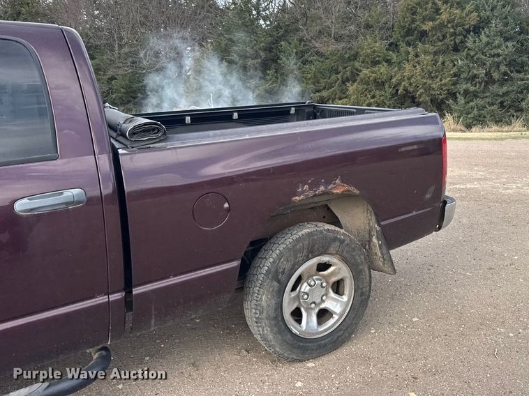 image for item FB0963 2004 Dodge Ram 1500 Ext. Cab pickup truck
