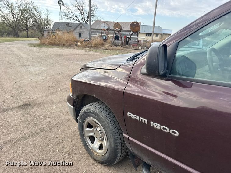 image for item FB0963 2004 Dodge Ram 1500 Ext. Cab pickup truck