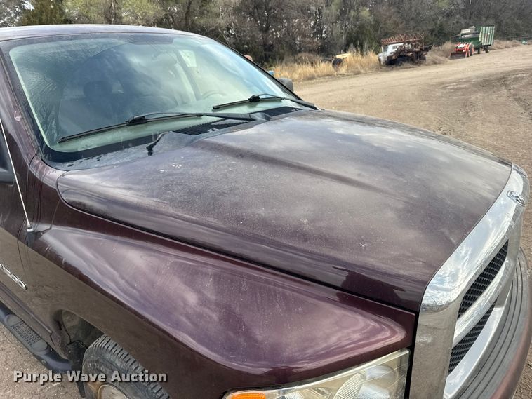 image for item FB0963 2004 Dodge Ram 1500 Ext. Cab pickup truck