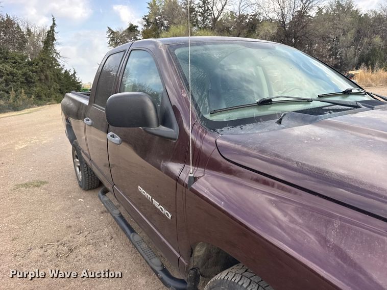 image for item FB0963 2004 Dodge Ram 1500 Ext. Cab pickup truck