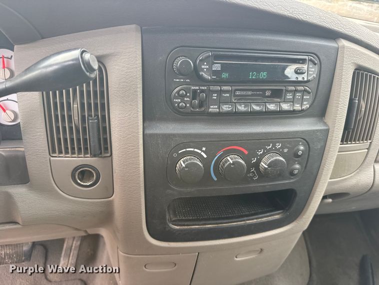 image for item FB0963 2004 Dodge Ram 1500 Ext. Cab pickup truck