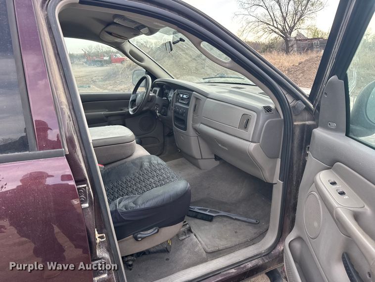 image for item FB0963 2004 Dodge Ram 1500 Ext. Cab pickup truck