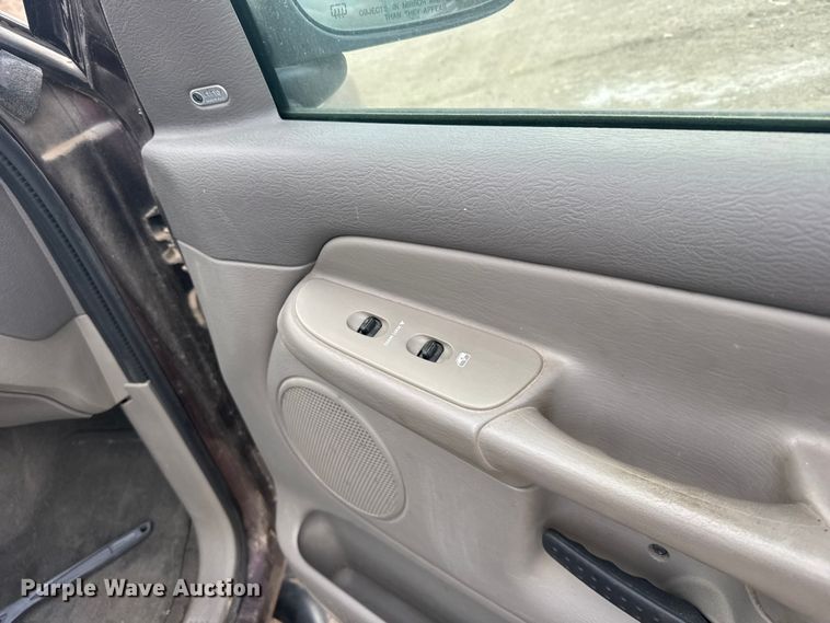 image for item FB0963 2004 Dodge Ram 1500 Ext. Cab pickup truck