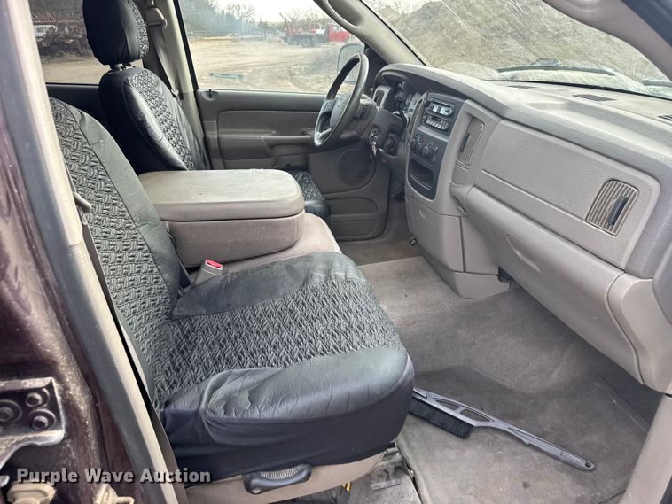 image for item FB0963 2004 Dodge Ram 1500 Ext. Cab pickup truck