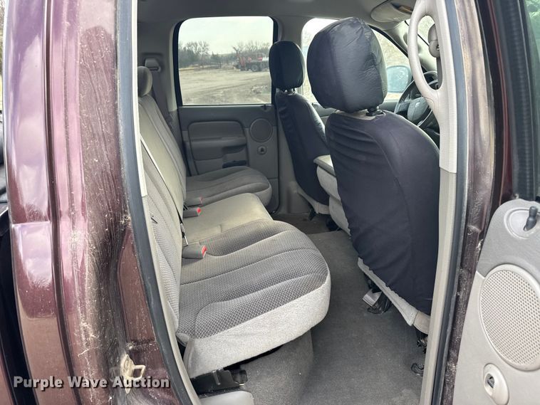 image for item FB0963 2004 Dodge Ram 1500 Ext. Cab pickup truck