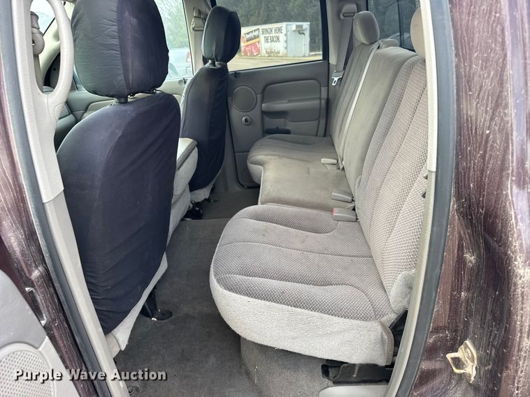 image for item FB0963 2004 Dodge Ram 1500 Ext. Cab pickup truck