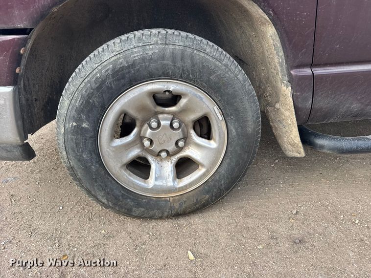 image for item FB0963 2004 Dodge Ram 1500 Ext. Cab pickup truck