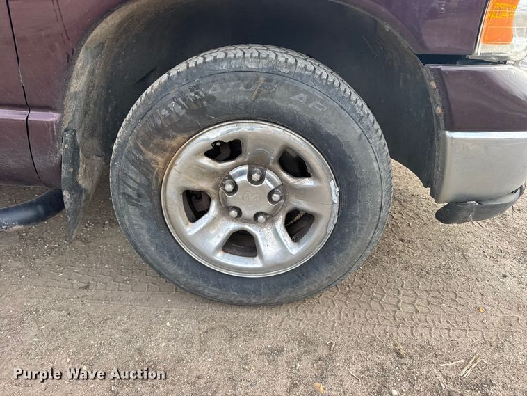 image for item FB0963 2004 Dodge Ram 1500 Ext. Cab pickup truck