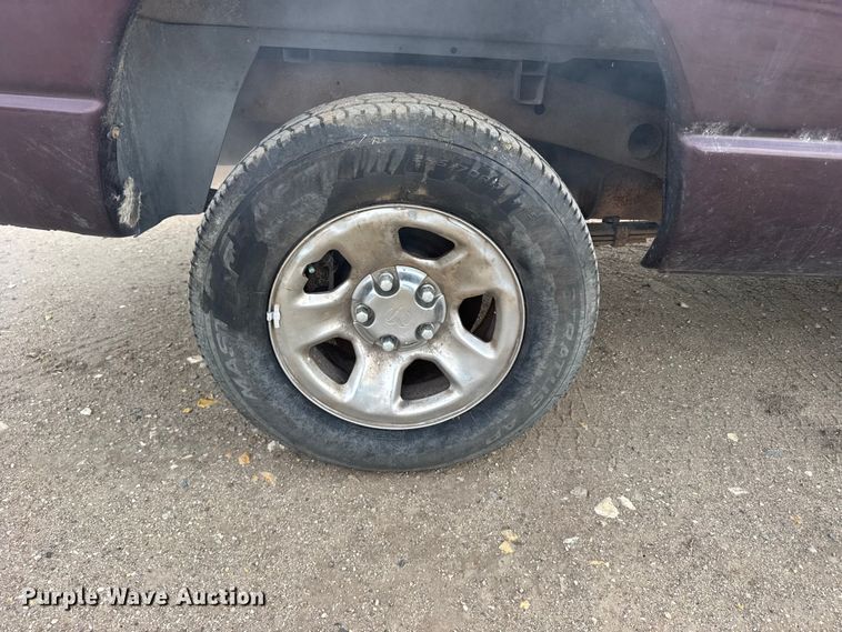 image for item FB0963 2004 Dodge Ram 1500 Ext. Cab pickup truck