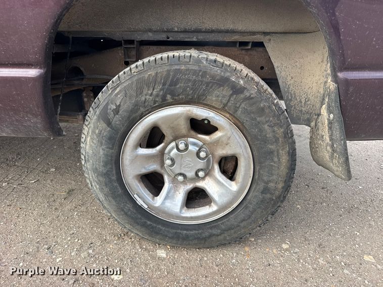 image for item FB0963 2004 Dodge Ram 1500 Ext. Cab pickup truck