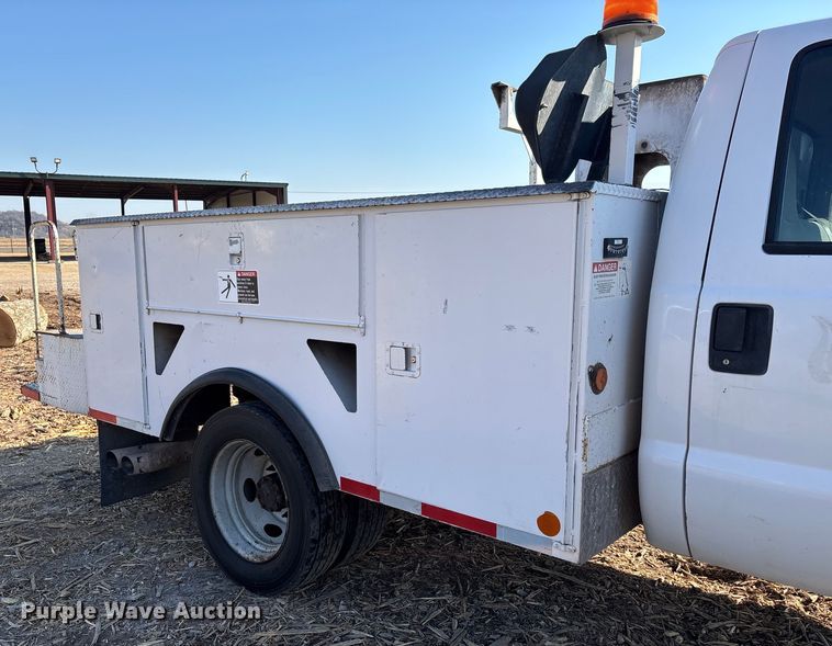 image for item FB3002 2008 Ford F450 Super Duty utility / service truck