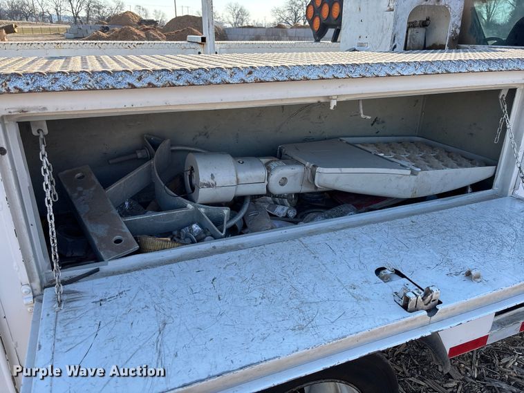 image for item FB3002 2008 Ford F450 Super Duty utility / service truck