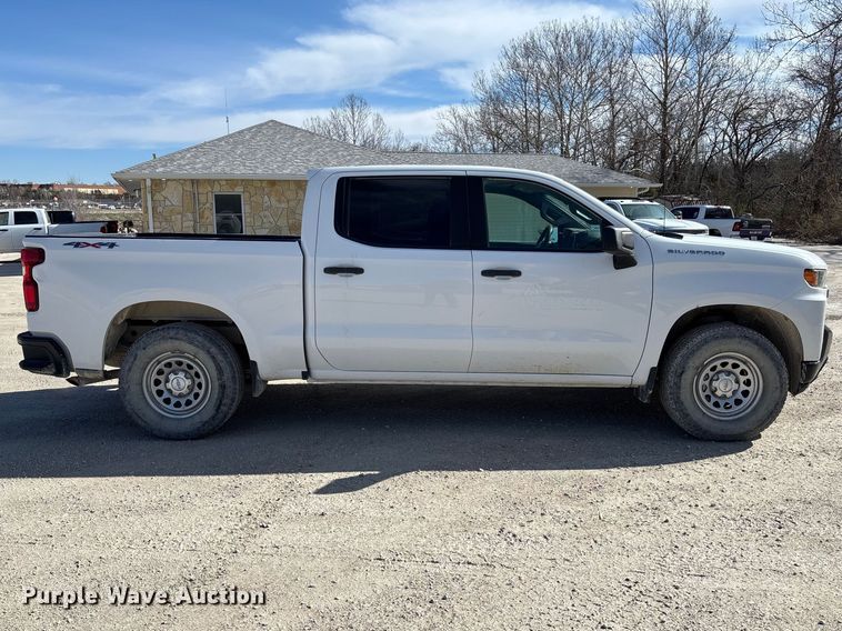 image for item FB3222 2019 Chevrolet Silverado 1500 Crew Cab pickup truck