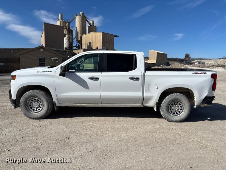 image for item FB3222 2019 Chevrolet Silverado 1500 Crew Cab pickup truck