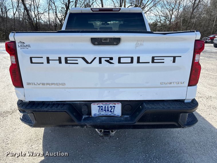 image for item FB3222 2019 Chevrolet Silverado 1500 Crew Cab pickup truck