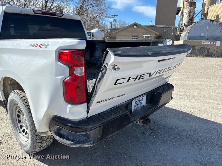 image for item FB3222 2019 Chevrolet Silverado 1500 Crew Cab pickup truck