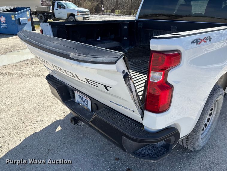 image for item FB3222 2019 Chevrolet Silverado 1500 Crew Cab pickup truck