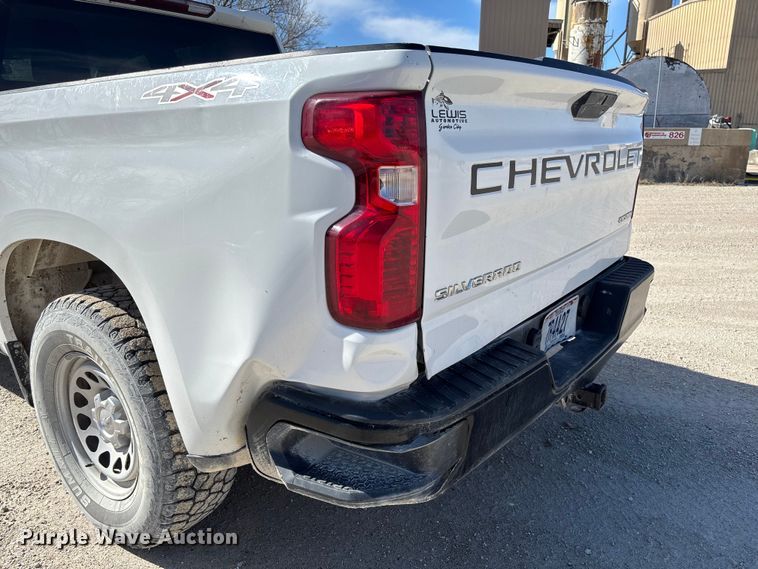 image for item FB3222 2019 Chevrolet Silverado 1500 Crew Cab pickup truck