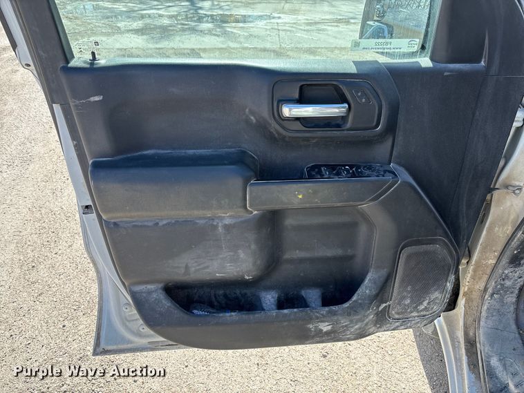 image for item FB3222 2019 Chevrolet Silverado 1500 Crew Cab pickup truck