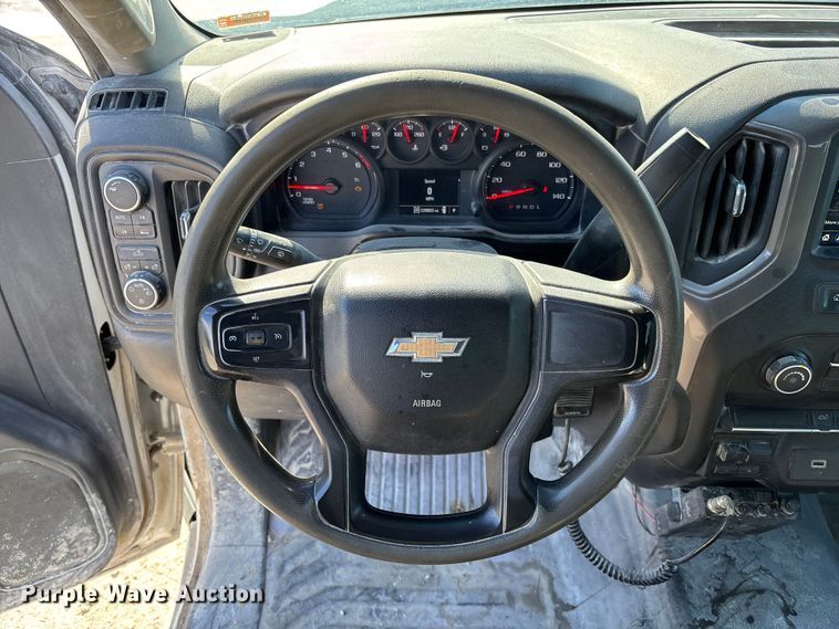 image for item FB3222 2019 Chevrolet Silverado 1500 Crew Cab pickup truck