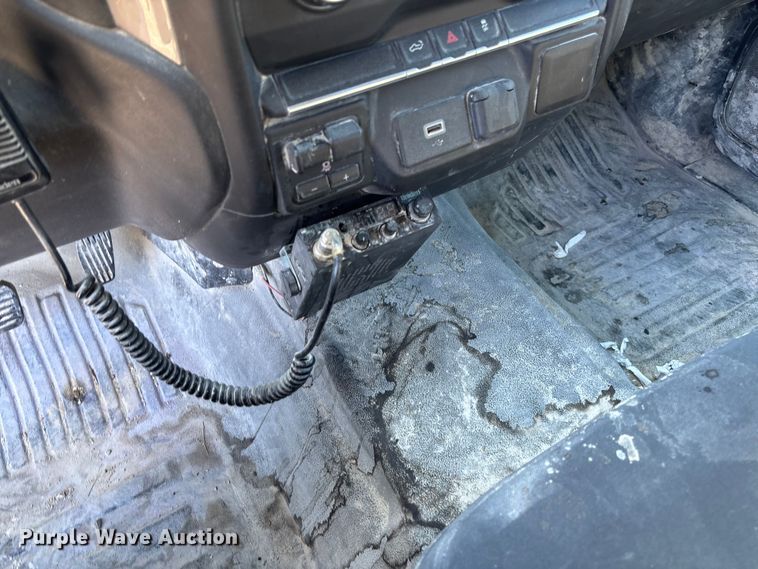 image for item FB3222 2019 Chevrolet Silverado 1500 Crew Cab pickup truck