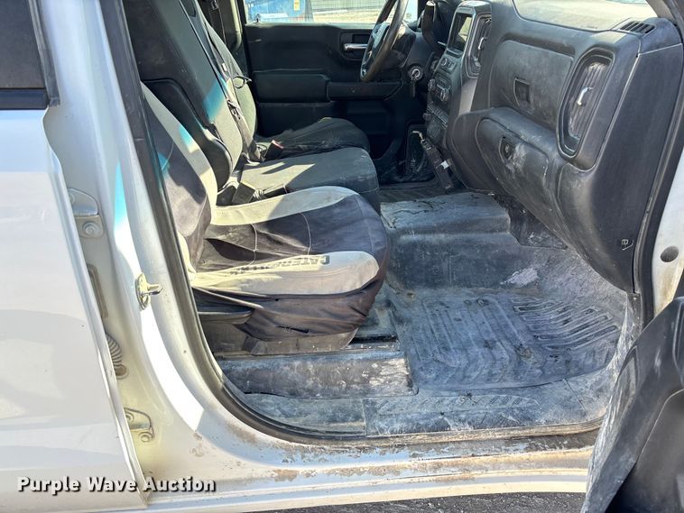 image for item FB3222 2019 Chevrolet Silverado 1500 Crew Cab pickup truck