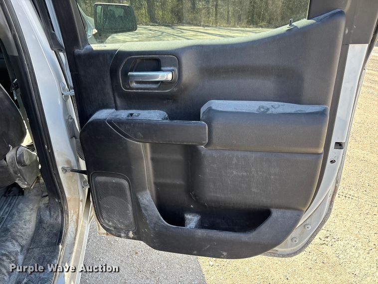 image for item FB3222 2019 Chevrolet Silverado 1500 Crew Cab pickup truck