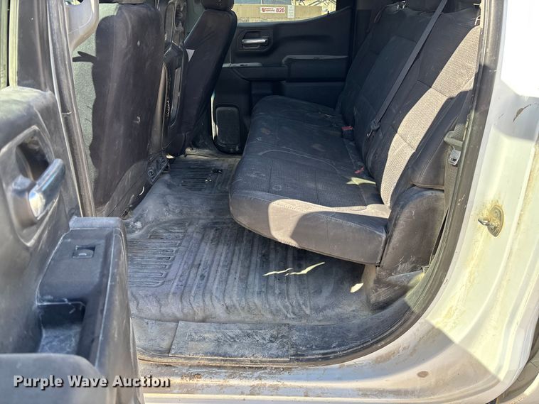 image for item FB3222 2019 Chevrolet Silverado 1500 Crew Cab pickup truck