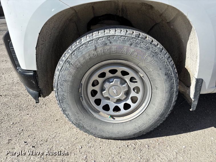 image for item FB3222 2019 Chevrolet Silverado 1500 Crew Cab pickup truck