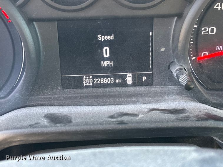 image for item FB3222 2019 Chevrolet Silverado 1500 Crew Cab pickup truck