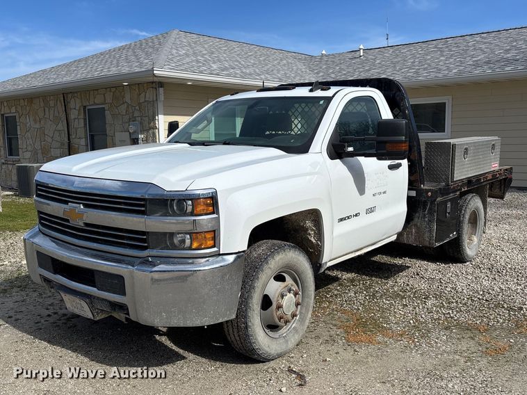 2016 Chevrolet Silverado 3500HD flatbed pickup truck