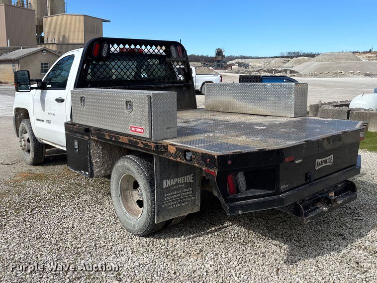image for item FB3223 2016 Chevrolet Silverado 3500HD flatbed pickup truck