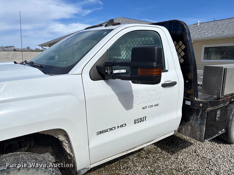 image for item FB3223 2016 Chevrolet Silverado 3500HD flatbed pickup truck