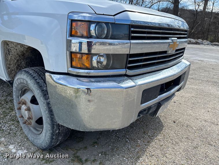 image for item FB3223 2016 Chevrolet Silverado 3500HD flatbed pickup truck