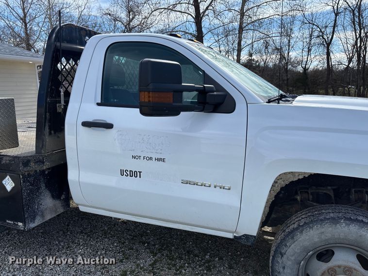 image for item FB3223 2016 Chevrolet Silverado 3500HD flatbed pickup truck