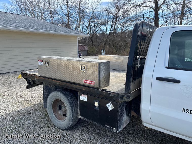 image for item FB3223 2016 Chevrolet Silverado 3500HD flatbed pickup truck