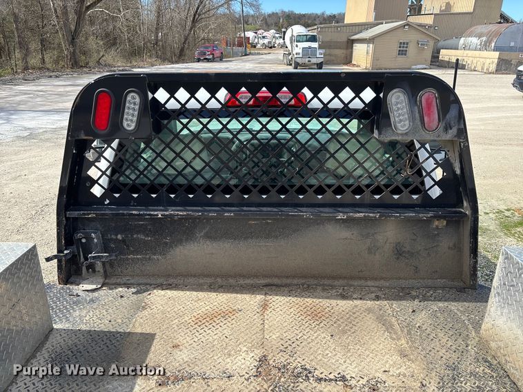 image for item FB3223 2016 Chevrolet Silverado 3500HD flatbed pickup truck