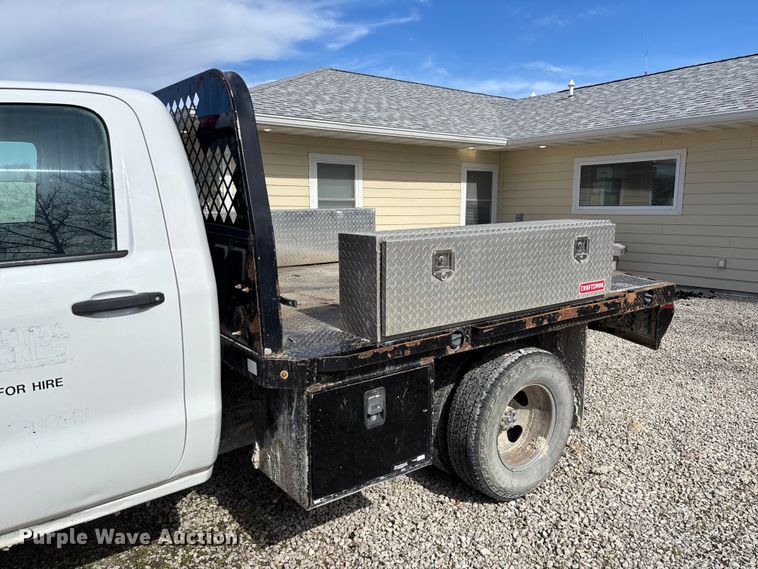 image for item FB3223 2016 Chevrolet Silverado 3500HD flatbed pickup truck
