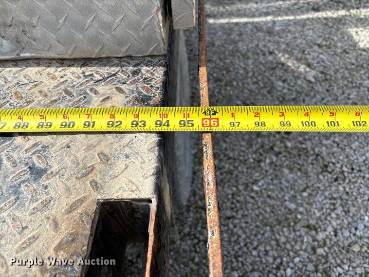 image for item FB3223 2016 Chevrolet Silverado 3500HD flatbed pickup truck
