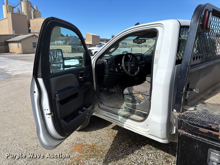 image for item FB3223 2016 Chevrolet Silverado 3500HD flatbed pickup truck