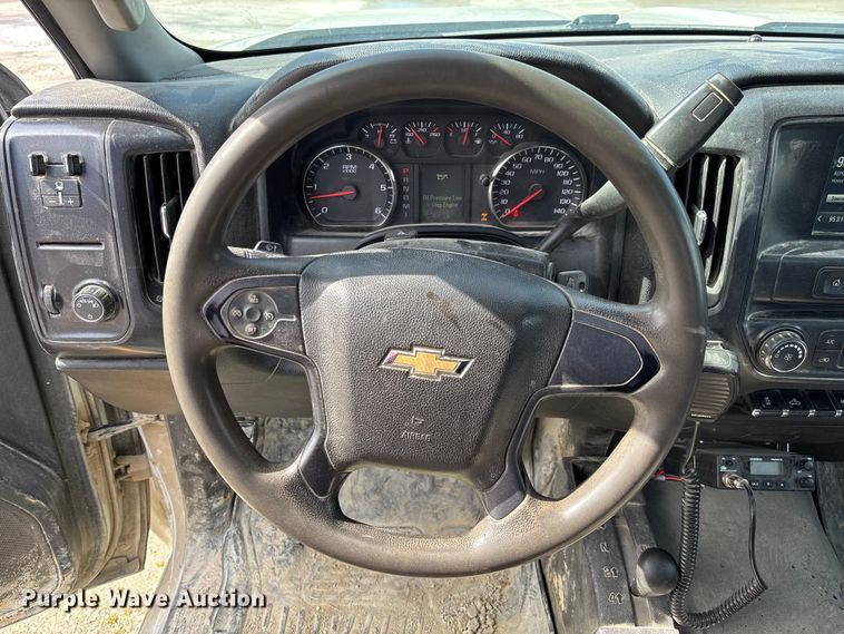image for item FB3223 2016 Chevrolet Silverado 3500HD flatbed pickup truck