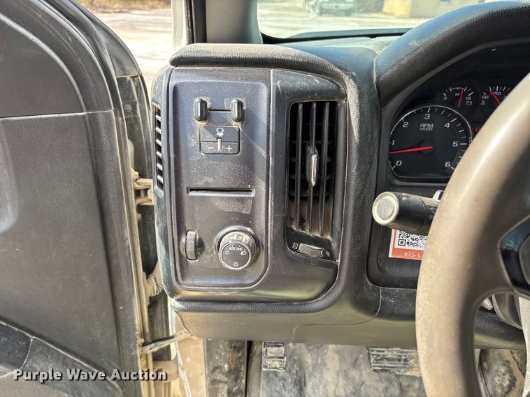 image for item FB3223 2016 Chevrolet Silverado 3500HD flatbed pickup truck