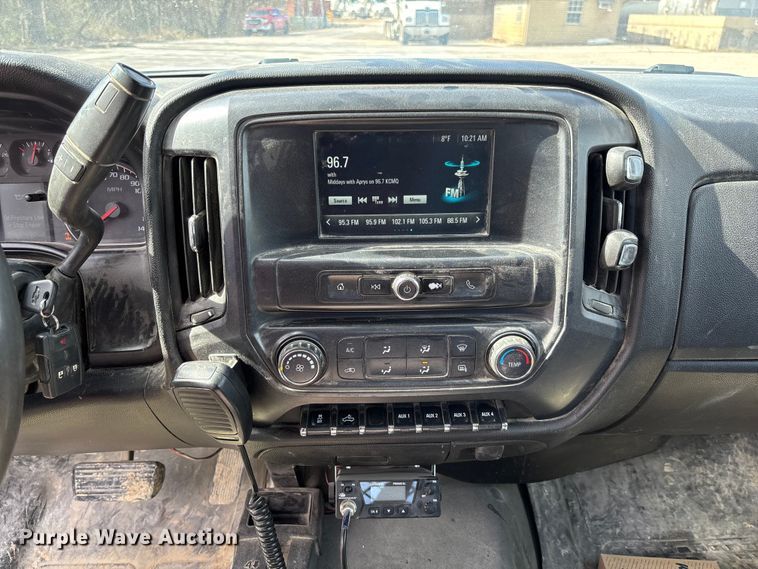 image for item FB3223 2016 Chevrolet Silverado 3500HD flatbed pickup truck