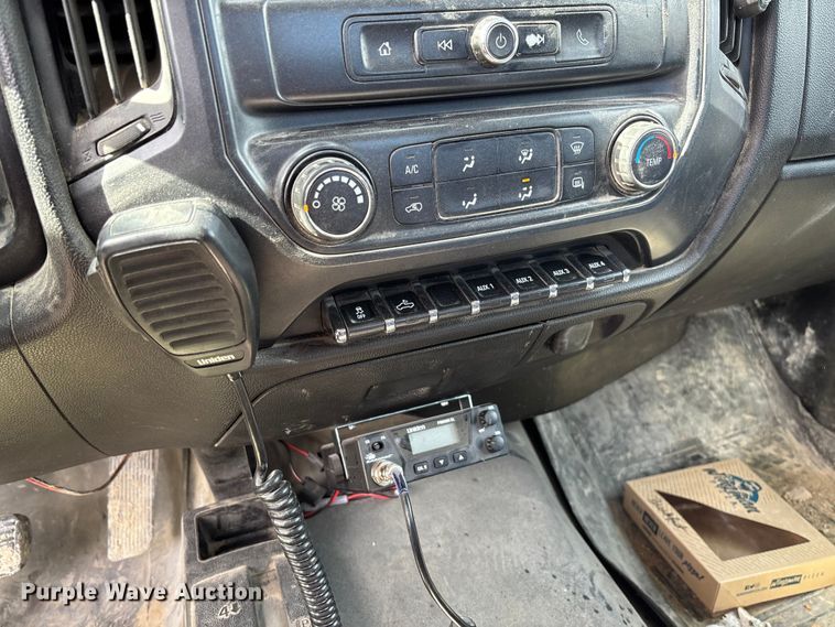 image for item FB3223 2016 Chevrolet Silverado 3500HD flatbed pickup truck